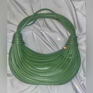 SIMILAR to Bottega Veneta
Double Knot leather handbag, and Jodie bag 💚 in green